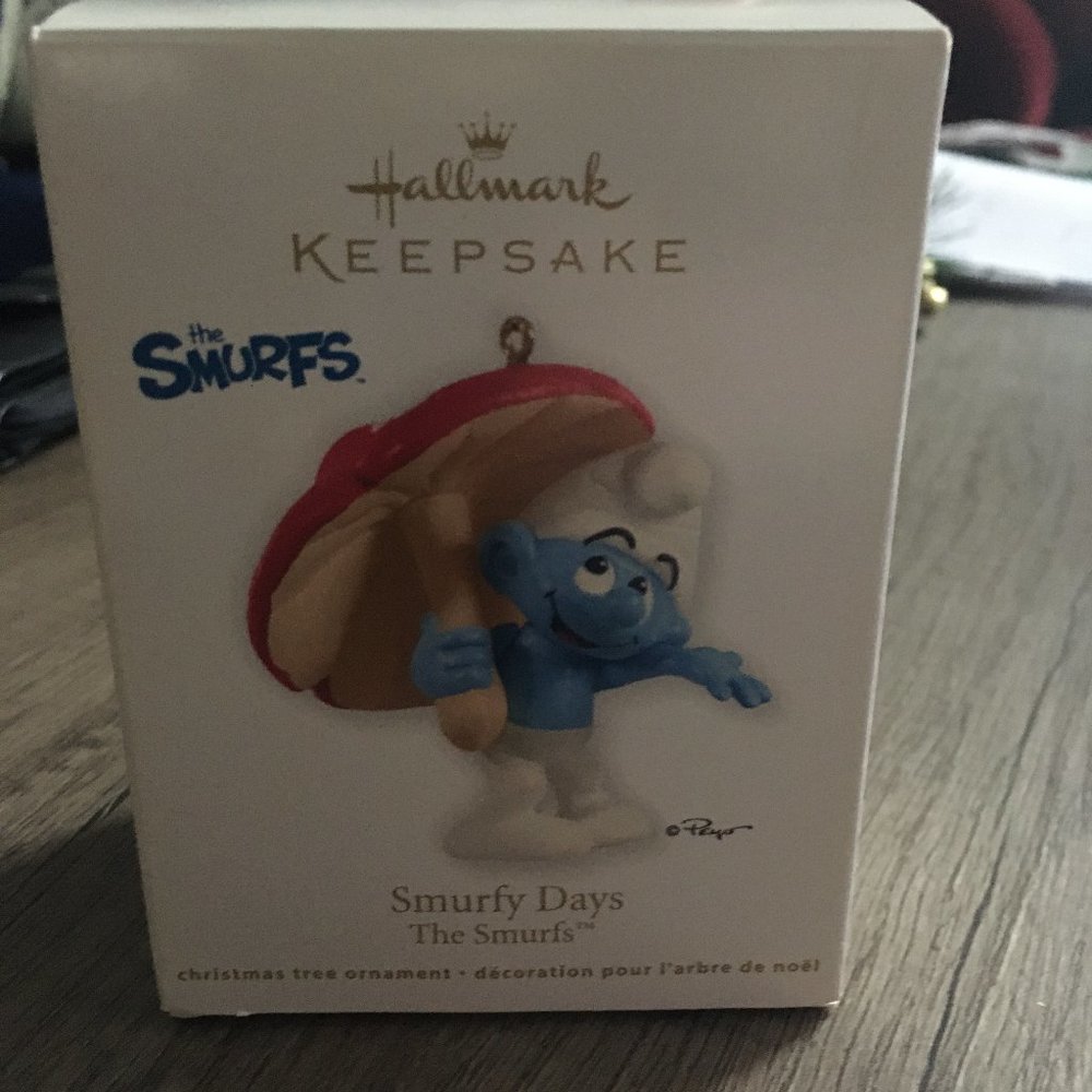 "THE SMURFS" Hallmark Keepsake Ornament (New in Box)
